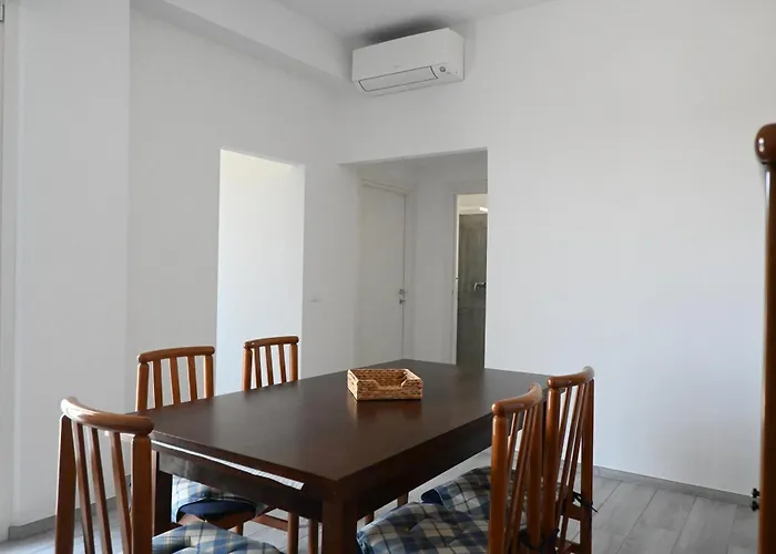 Marcelli, Trilocale Con Terrazzo A Pochi Passi Dal Mare - M394